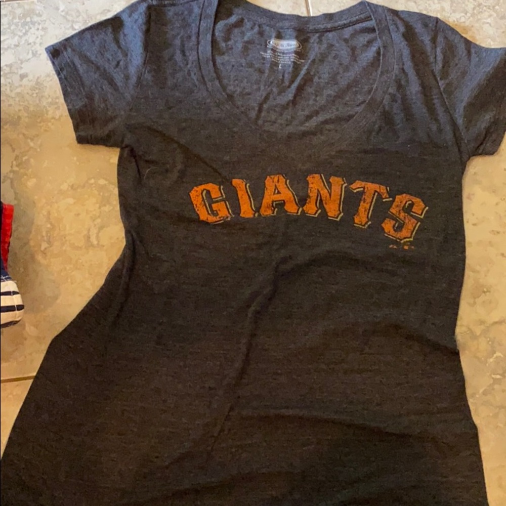 Juniors Majestic  Giants tee sz large